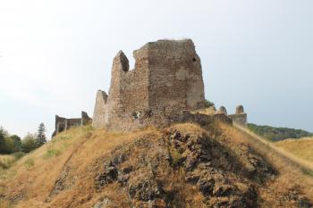 zřícenina hradu Lichnice (© Vlastislav Mareček, 08/2015)