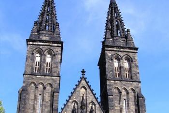 hlavní, západní průčelí basiliky ( © Jan P. Štěpánek 07/2007)