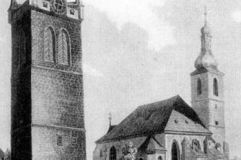 kostel se zvonicí od severozápadu roku 1825 ( © Vincenc Morstadt, 1825 (in Pavel Kalina, Jiří Koťátko: Praha 1310-1419. Kapitoly o vrcholné gotice, Libri, Praha 2004))