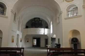 Pohled ke kruchtě (©  doxa, 12/2013)