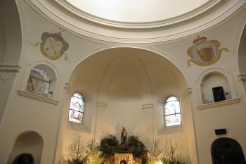 Pohled do levé boční lodi (©doxa  , 12/2013)