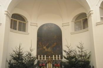 Pohled do pravé boční lodi (©  doxa, 12/2013)