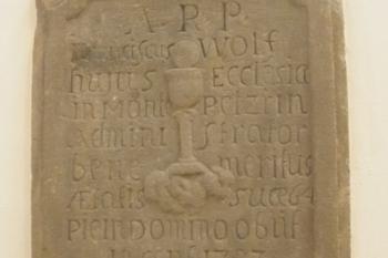 Náhrobek P. Františka Wolfa (© doxa , 12/2013)