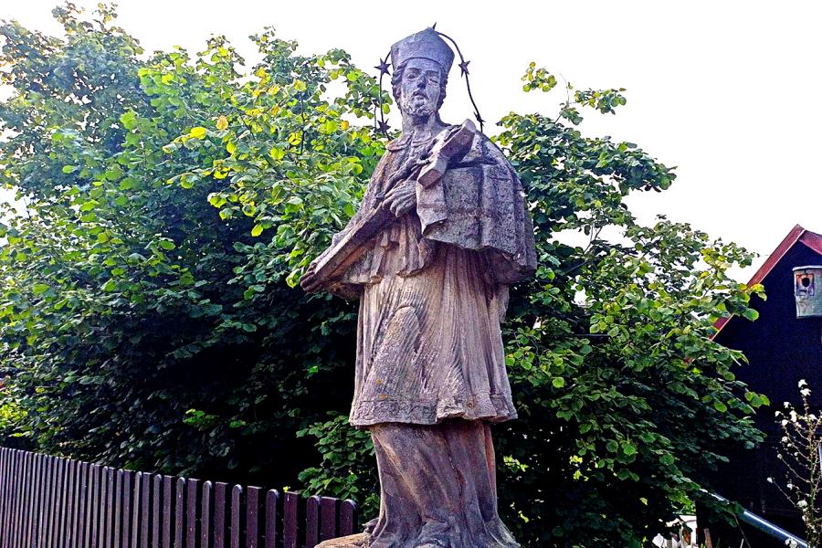  socha sv. Jana Nepomuckého