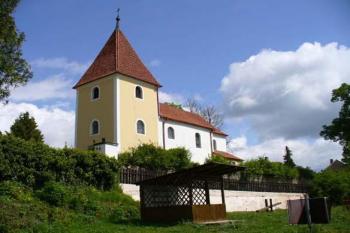Chanovice - kostel v předzámčí (© Pavel Jarý,  08.05.2007)