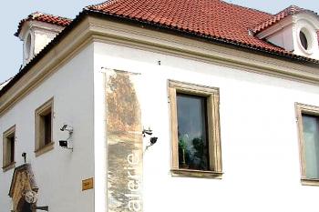 Bývalá zámecká jízdárna, nyní Galerie moderního umění v Roudnici nad Labem. (© Pavel Vítek  08/2020)