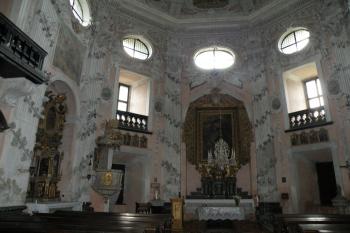 kaple, pohled k oltáři (© Daniela Fantová, 06/2008)