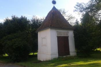 Kaple u zámku (© Ivo Rozehnal 06/2020)
