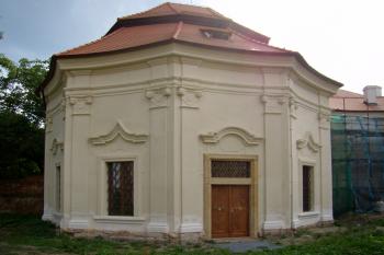opravený pavilon s výstavním prostorem (© Petr Pospíšil, 08/2013)