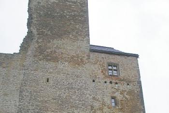 torzo velké věže ( © Ondřej Štěpánek 08/2008)