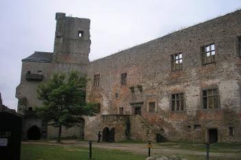 Velká věž a trčkovský palác od věže Samson ( © Ondřej Štěpánek 08/2008)
