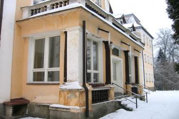 Hlavní vhod do parku ( © Pavel Vítek 01/2006)