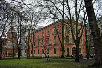 budova nového konventu (Autorstwa Zygmunt Put – Praca własna, CC BY-SA 4.0, https://commons.wikimedia.org/w/index.php?curid=153502868)