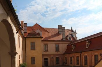 Starý zámek Jevišovice - hlavní nádvoří (© Jiří Černý, 05/2017)