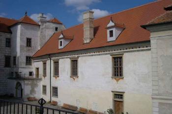 Severní křídlo z nádvoří (© Ivan Grisa, 08/2005)