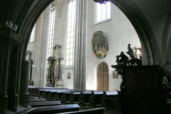 Interiér kostela ( © Roman Řezáč 07/2004)