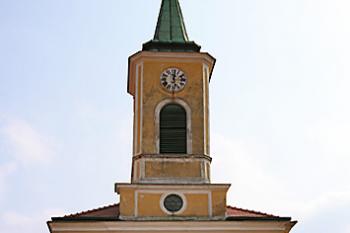 Průčelí kostela ( © Luděk Pitter 03/2007)