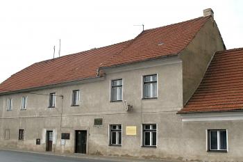 Velká hospoda ve Zlonicích u Slaného. (© Pavel Vítek  08/2026)