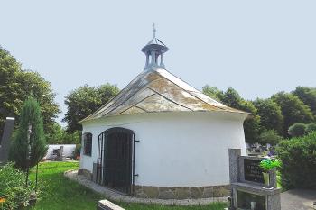 Hřbitovní kaple ve Stádlci, městyse v okr. Tábor. (© Pavel Vítek  08/2024)