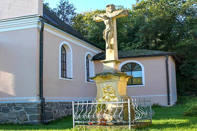 kříž u kaple kříž u kaple