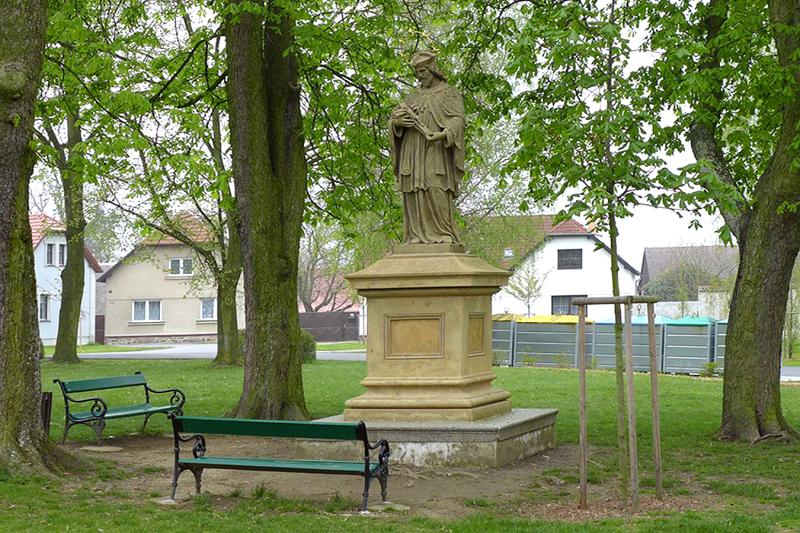 socha sv. Jana Nepomuckého socha sv. Jana Nepomuckého