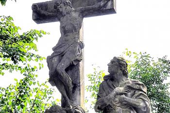 Sousoší Kalvárie ve Sloupu v Čechách v okrese Čská Lípa. (© Pavel Vítek  10/2025)