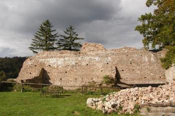 Nádvoří (© Zdeněk Kudrna, podzim 2008)