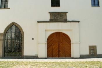 Vstupní portál dveří ( © Miroslav BITTER 08/2006)