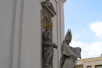 Sochařská výzdoba ( © Roman Řezáč 07/2004)
