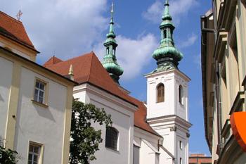 Pohled z ulice Dominikánské ( © Roman Řezáč 07/2004)