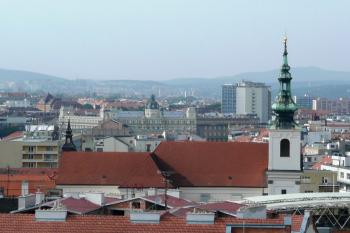 dominikánský kostel sv. Michala v pohedu z věže katedrály na Petrově ( © Jan P. Štěpánek 06/2009)