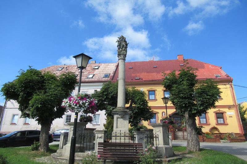 sloup se sousoším Nejsvětější Trojice sloup se sousoším Nejsvětější Trojice