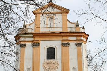 Západní průčelí kostela ( © Ivan Grisa 11/2008)