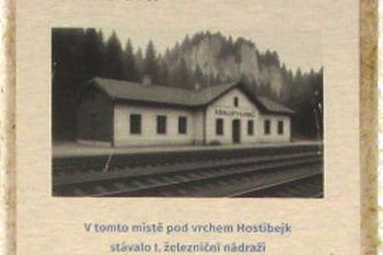 Památník připomínající první železniční nádraží v Kralupech n. Vlt. (© Pavel Vítek  10/2026)