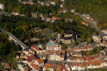 Loket - letecký snímek ( © Radovan Smokoň 10/2008)