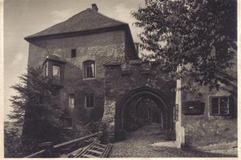 Loket - fotografie z poč. 20. století (soukr.sbírka IvoR) ( © anon.)