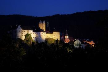 Noční pohled na hrad Loket (© Milan Smoleň, 07/2010)