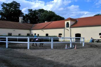 Zámek Ctěnice ( © Pavel Vítek 07/2009)
