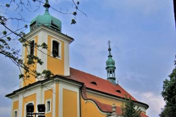 Kostel Povýšení sv. Kříže v Praze-Vinoři ( © Pavel Vítek 04/2009)