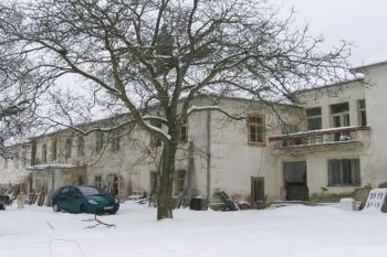 Pohled na zámek z bývalého nádvoří ( © Pavel Vítek 01/2006)
