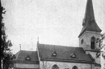 kostel od severu na počátku 20. století (© Antonín Podlaha: Posvátná místa království Českého; Díl 1. Vikariáty: Českobrodský, Černokostelecký, Mnichovický a Prosecký, Dědictví sv. Jana Nepomuckého, Praha 1907)