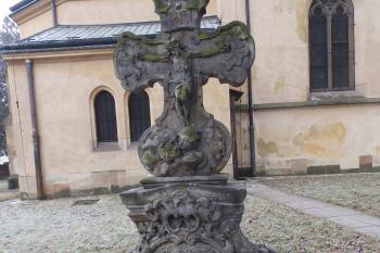 Rokokový kříž na hřbitově (přední strana) (© Johannes Cladis, 01/2017)