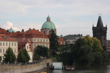 Klášter od severozápadu (z Mánesova mostu) ( © Ivan Grisa 08/2011)
