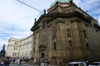 klášter křižovníků s červenou hvězdou s kostelem sv. Františka z Assisi Praha 1 Staré Město (© Vlastislav Mareček, 07/2016)