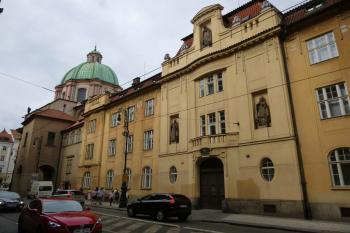 klášter křižovníků s červenou hvězdou s kostelem sv. Františka z Assisi Praha 1 Staré Město (© Vlastislav Mareček, 07/2016)