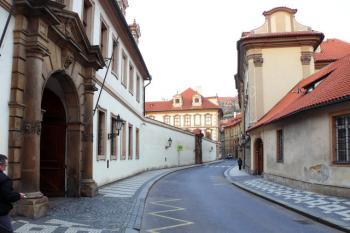 Severní strana paláce z východní strany. (© Jan Sommer, 04/2008)