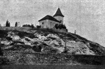 kostel na počátku 20. století (© Antonín Podlaha: Posvátná místa království Českého; Díl 3., Vikariáty: Kralovický, Vlašimský a Zbraslavský, Dědictví sv. Jana Nepomuckého, Praha 1909)