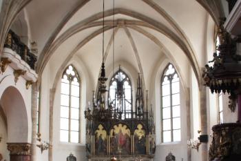 Průhled do presbytáře ( © Ivan Grisa 08/2009)