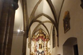 Pohled do pravé boční lodi (© Johannes Cladis, 12/2014)