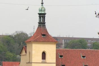 Pohled od jihu - v pozadí Letná ( © Petr Turyna 04/2005)